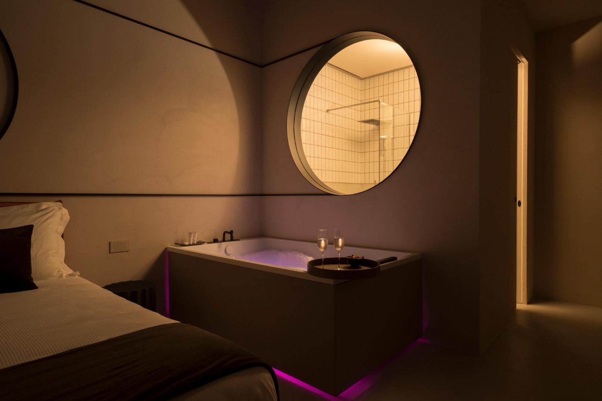 Demetra Luxury Suites 나폴리 외부 사진