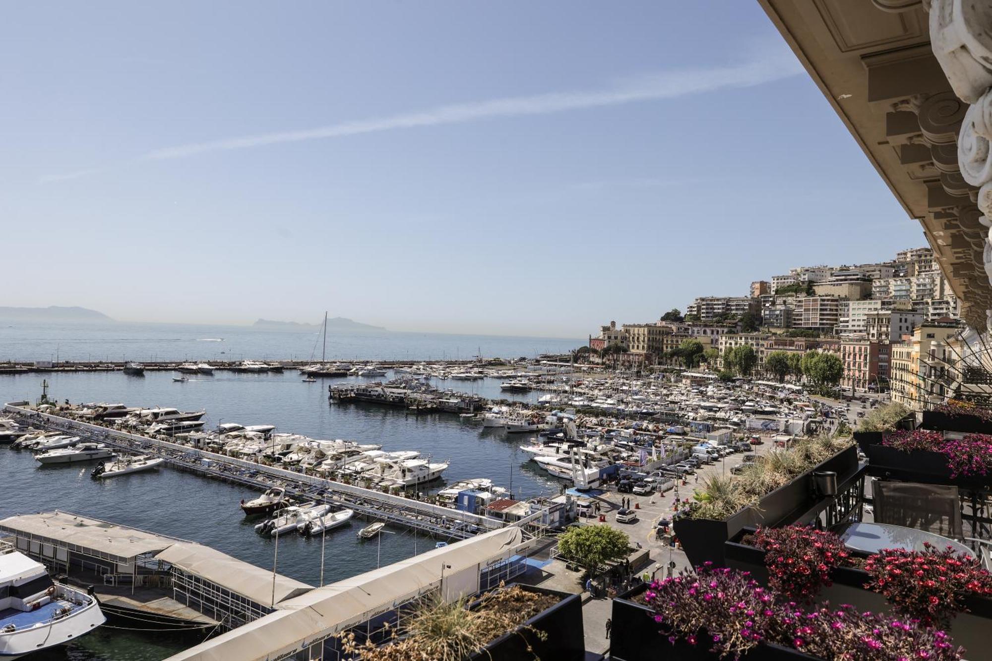 Demetra Luxury Suites 나폴리 외부 사진